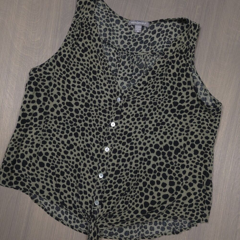 Peace&Pearls Cheetah Print Sleeveless blouse